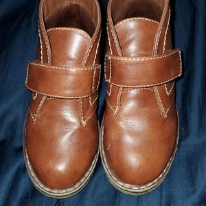 Wonder Nation Chukka Boot

Size 9